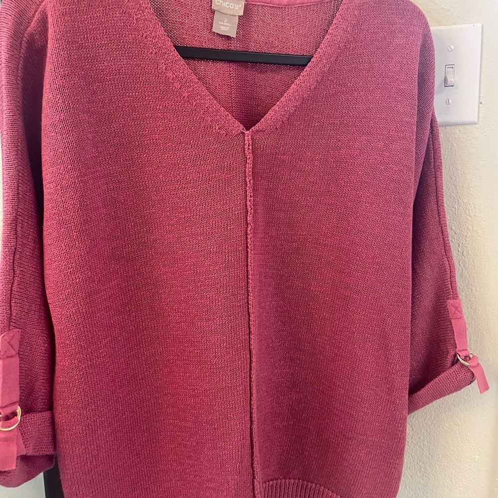 💕🌷💕 Chico's Berry V-Neck Sweater